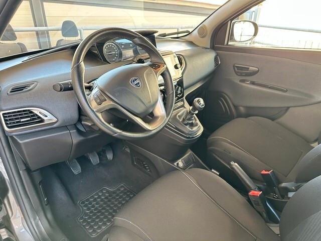 Lancia Ypsilon 1.0 FireFly 5 porte S&S Hybrid Gold