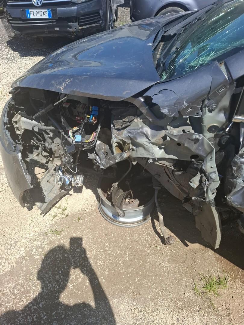 RENAULT CLIO 2015 1.5 DCI SINISTRATA