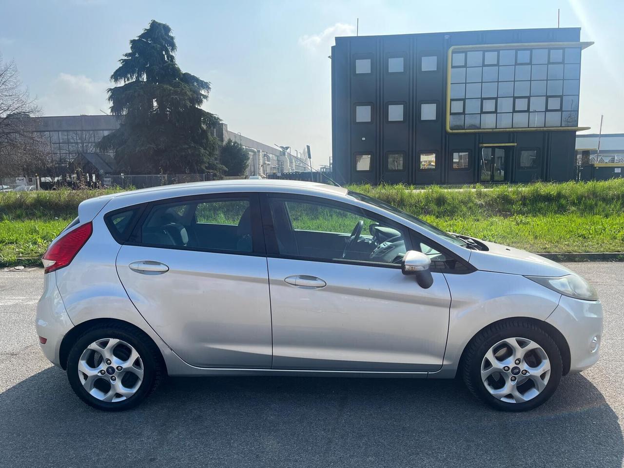 Ford Fiesta 1.4 TDCi 70CV 5p. Business ** NEOPATENTATI**