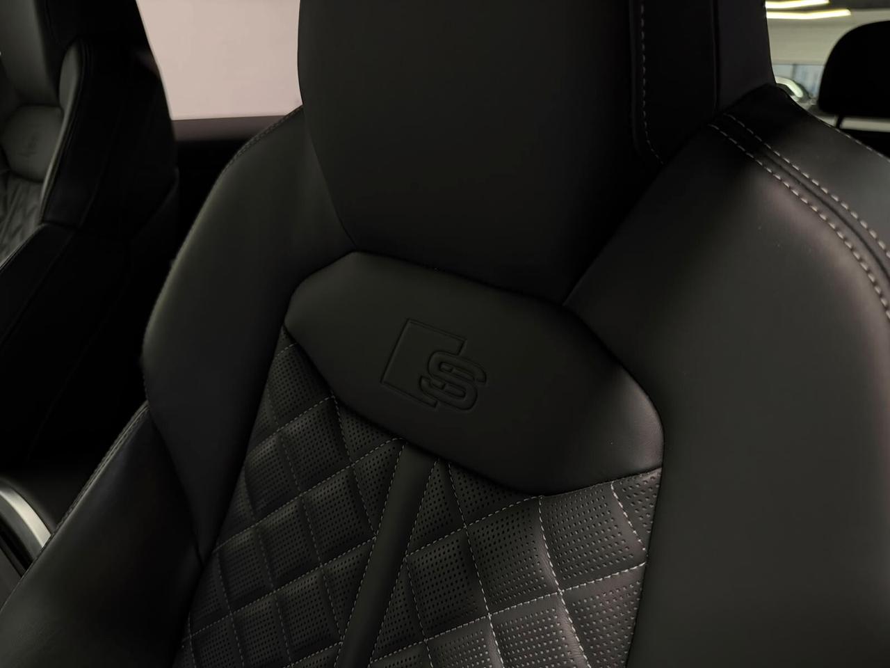 Audi Q7 55 TFSI e S-Line IVA ESPOSTA