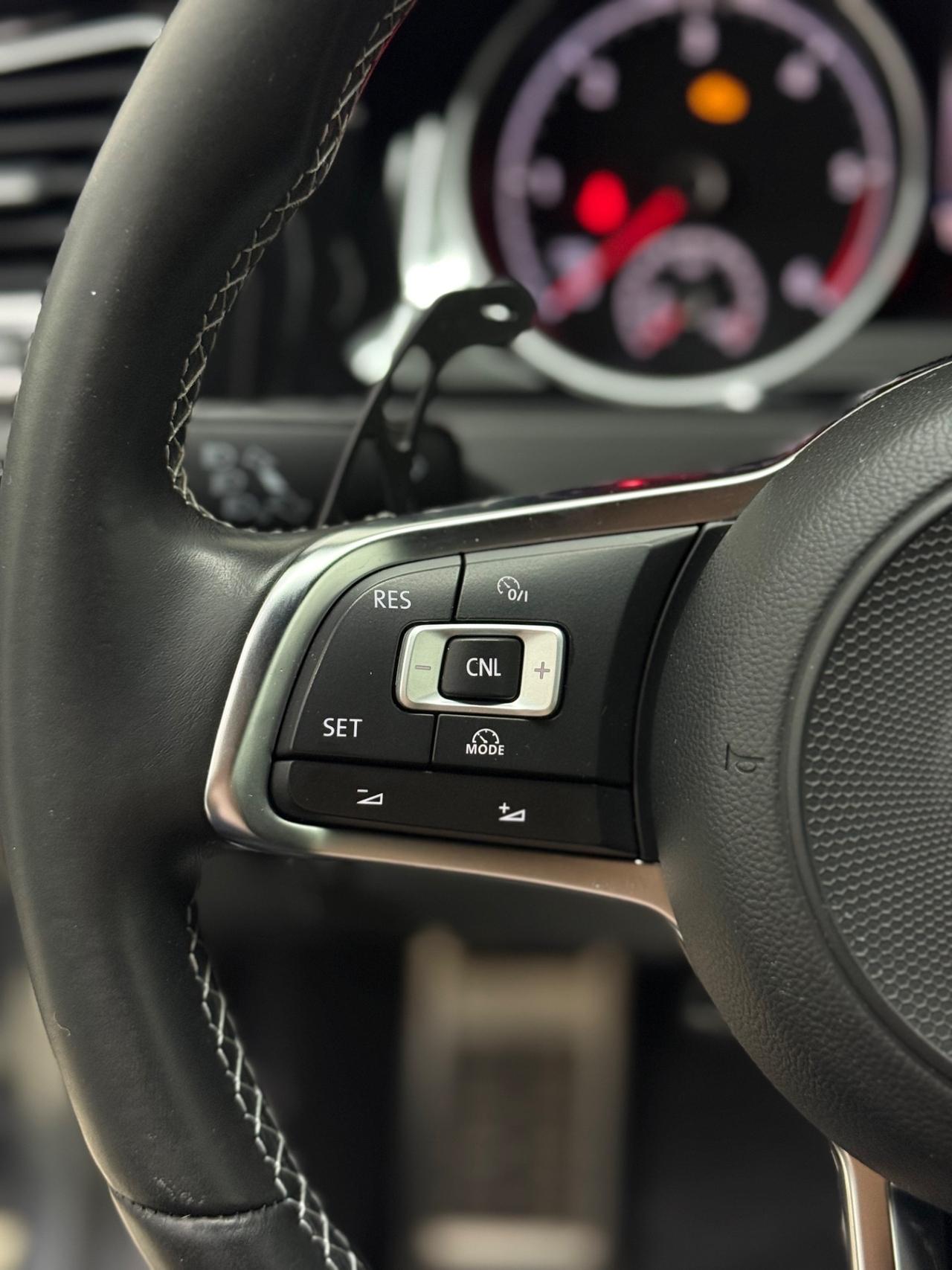 Volkswagen Golf 1.6 TDI 110 CV DSG R Line Italiana