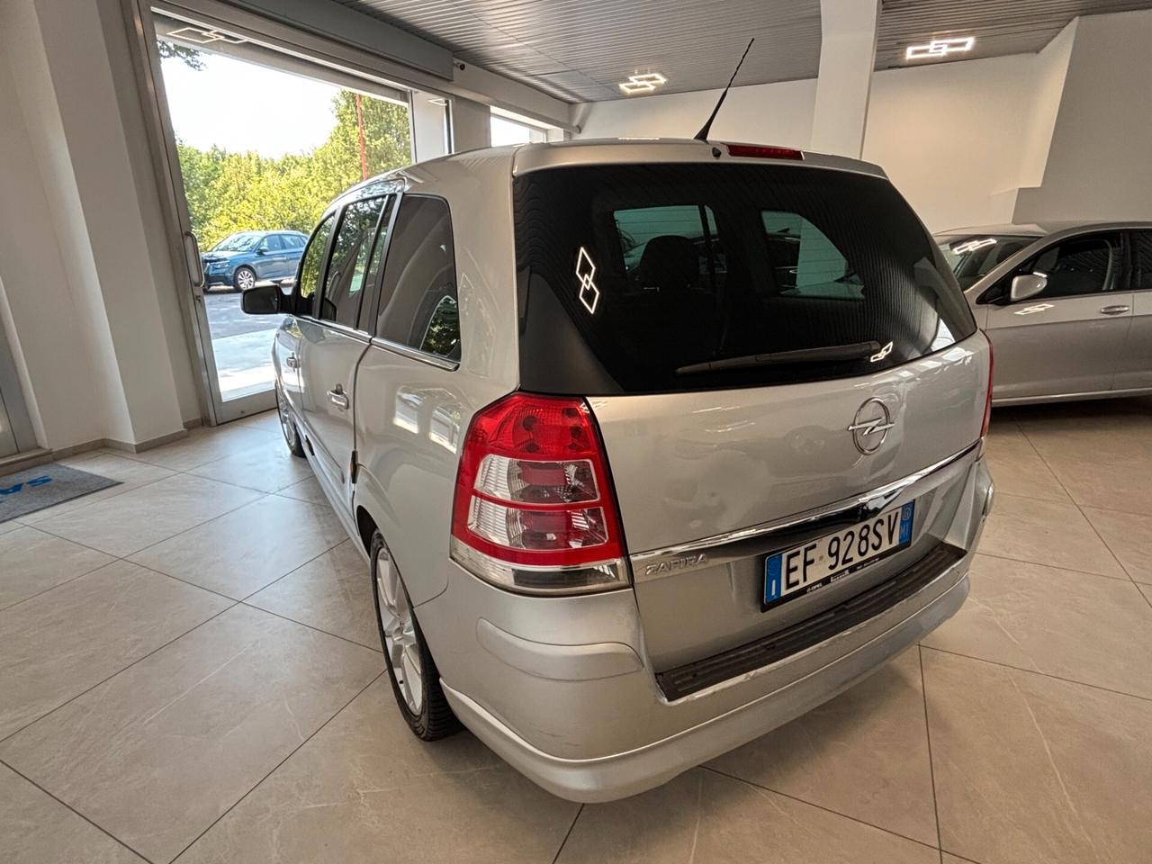 Opel Zafira 1.8 16V VVT Cosmo