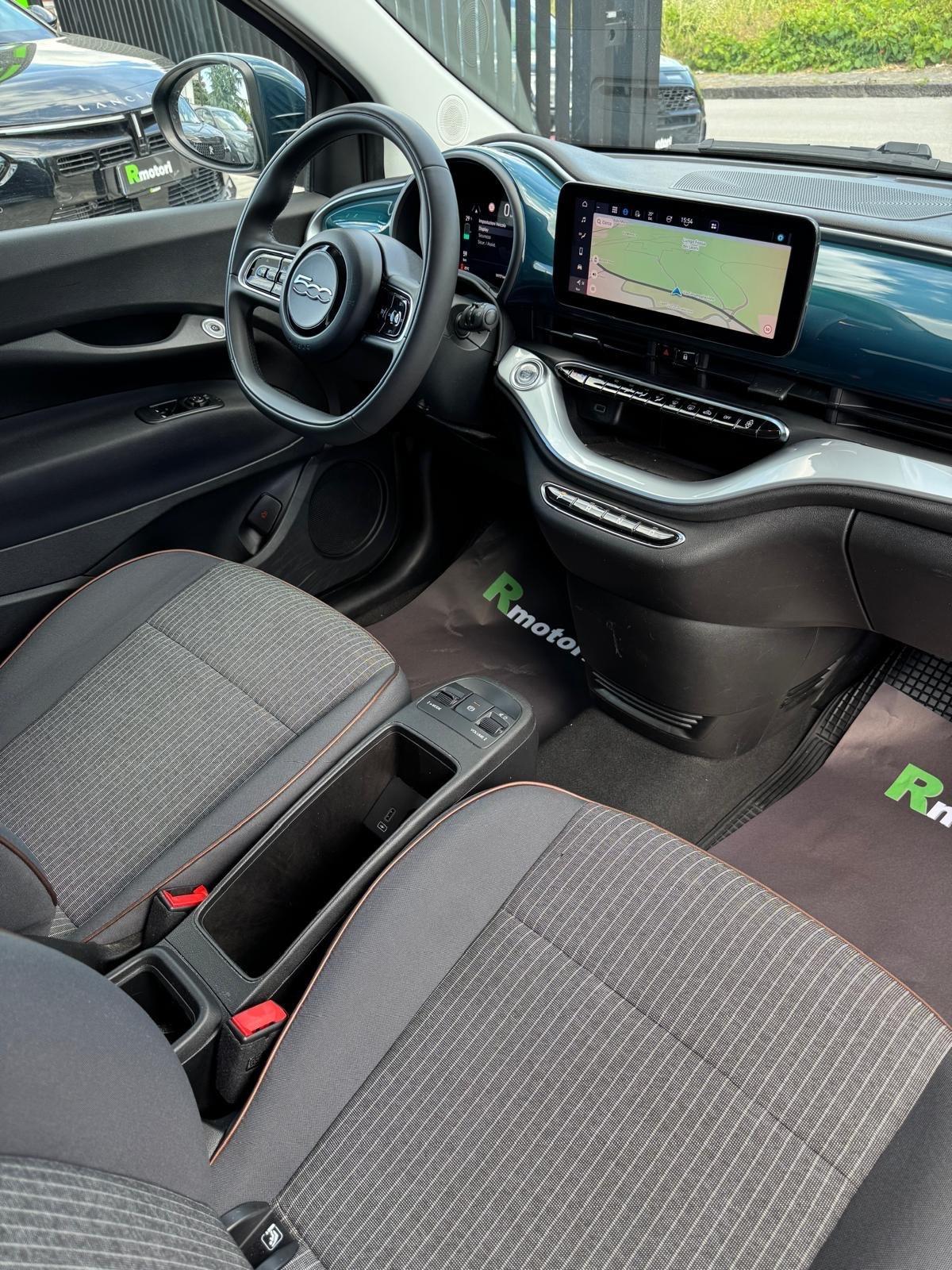 Fiat 500 500e Berlina 42 kWh La Prima