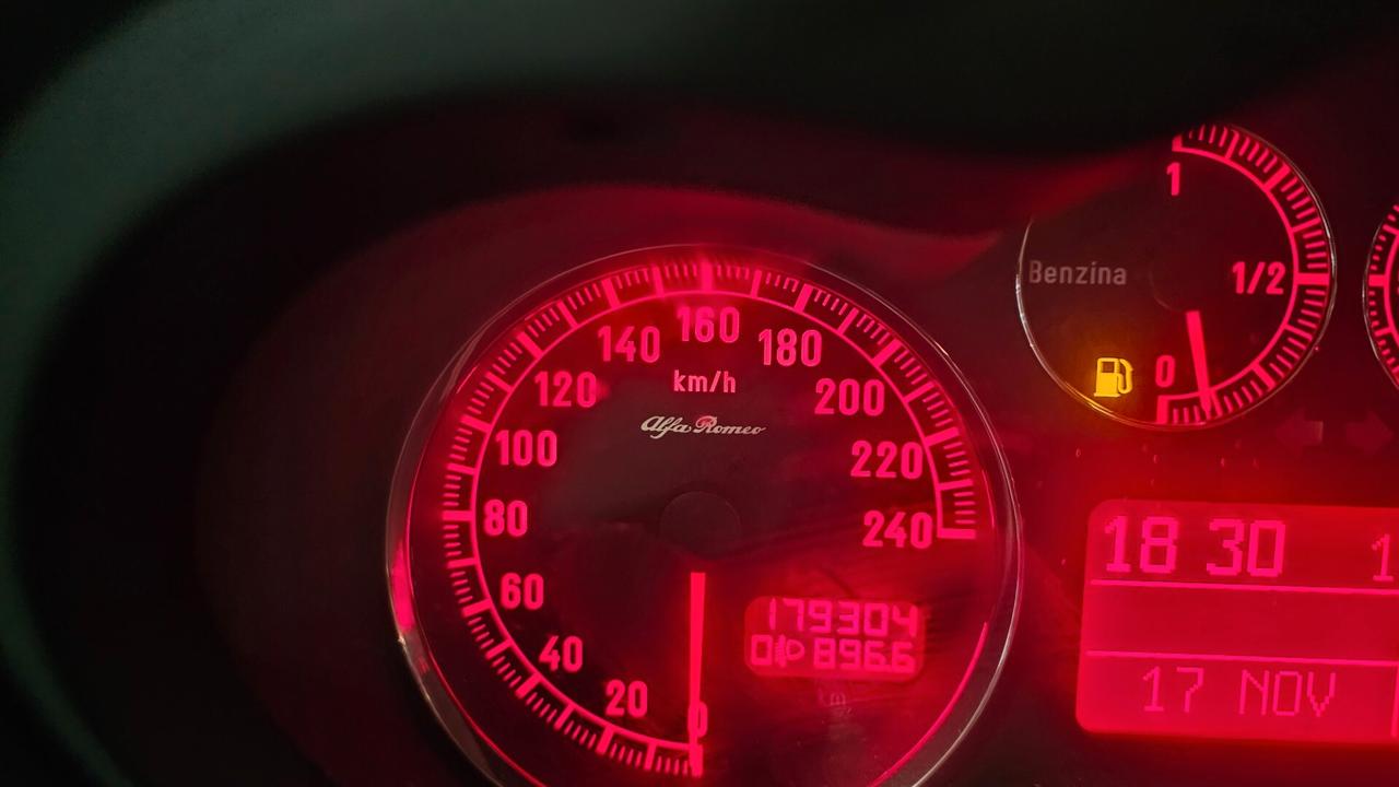 Alfa Romeo 147 1.6 16V TS (105) 5 porte Distinctive