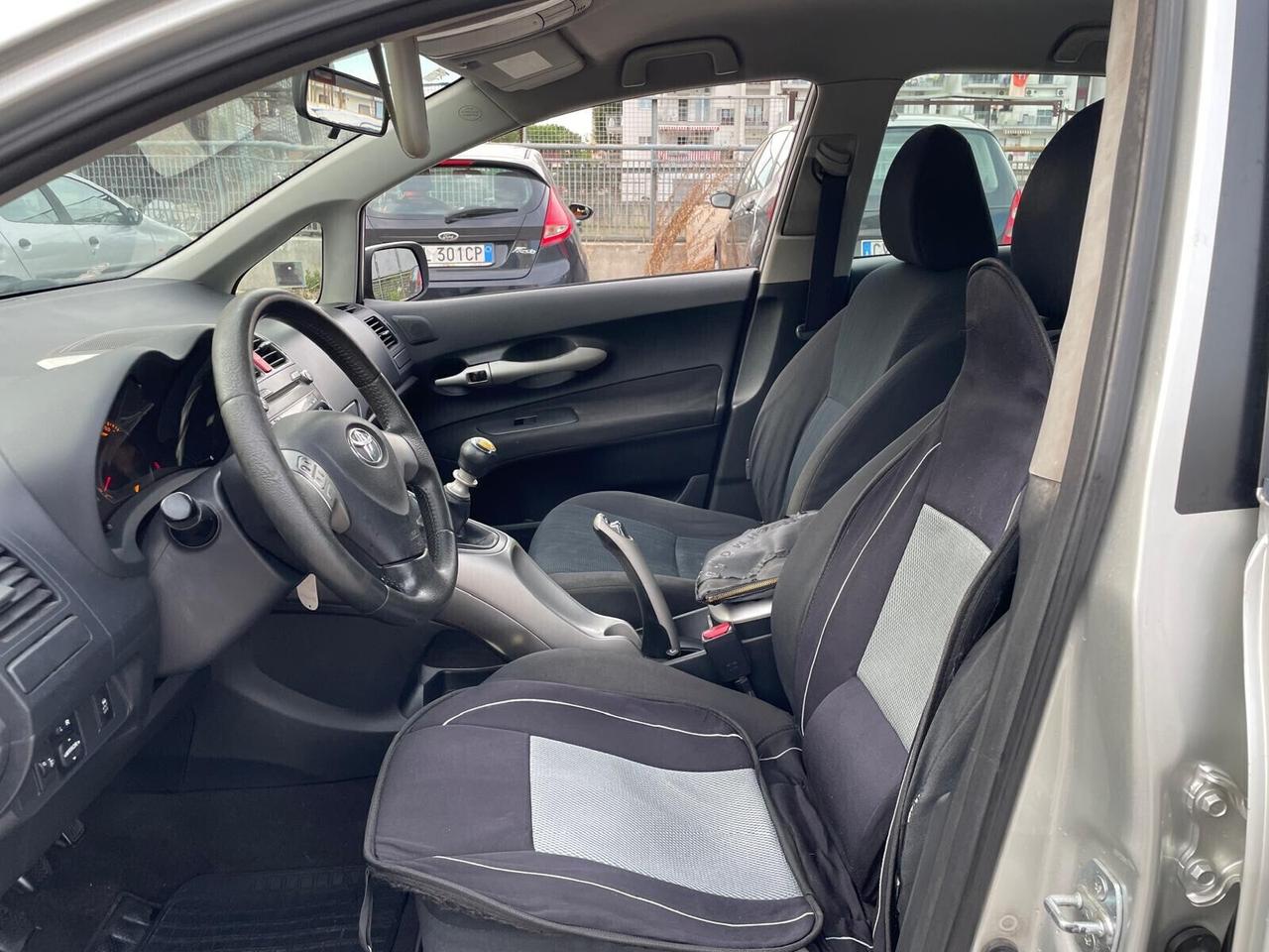 Toyota Auris 2.0 DIESEL 5 porte IN OTTIME CONDIZIONI