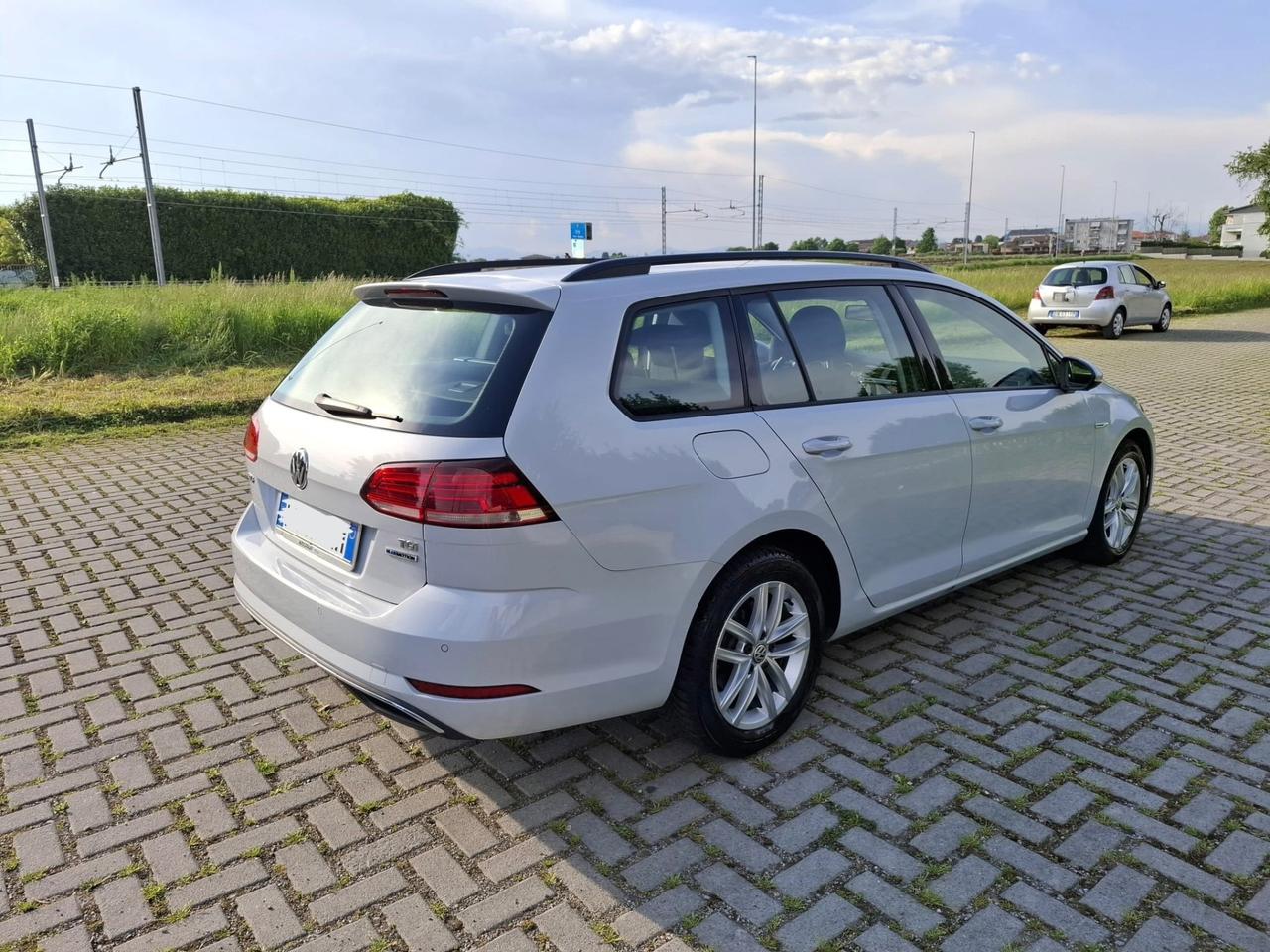 Volkswagen Golf Variant 1.4 TGI DSG Highline BlueMotion