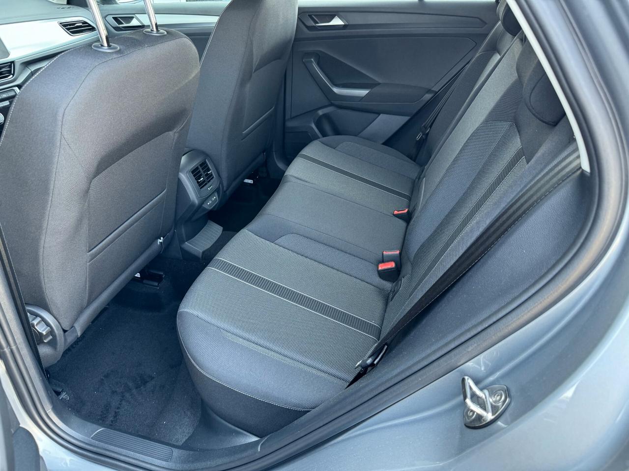 Volkswagen T-Roc 1.0 TSI 115CV Edition Plus / No Vincoli / IQ LIGHT