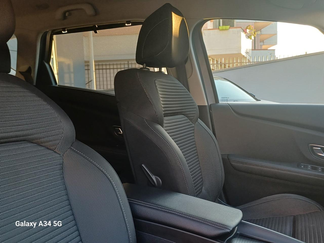 Renault Scenic Scénic dCi 8V 110 CV EDC Energy Sport Edition2