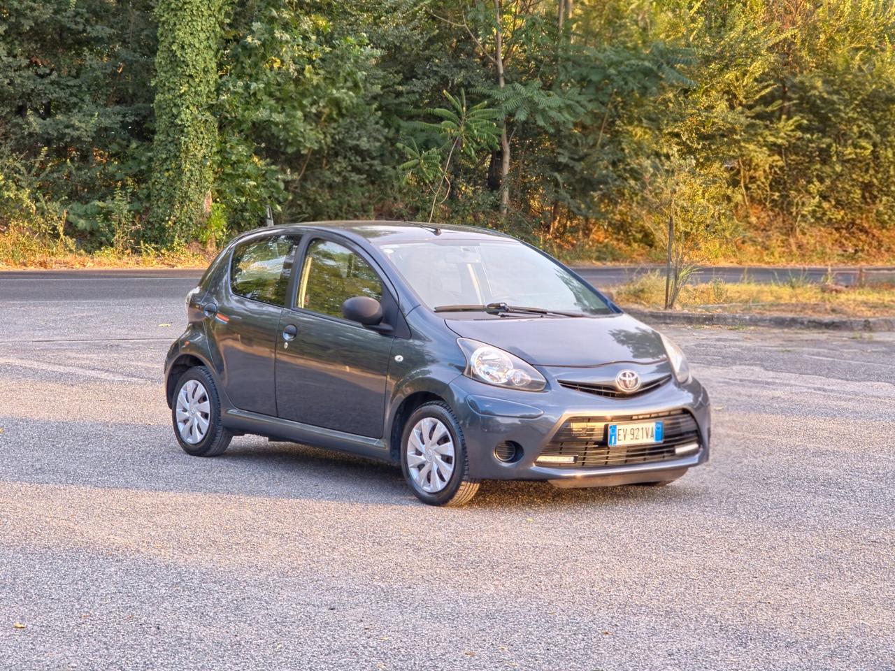 Toyota Aygo 1.0 12V VVT-i 5 porte Cool Soda Connect CV-68 E5B Manuale NEO 2014