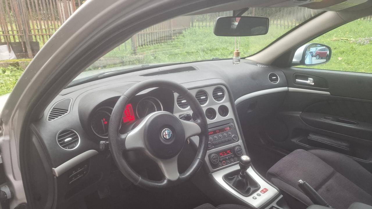 Alfa Romeo 159 1.9 JTDm Sportwagon Distinctive