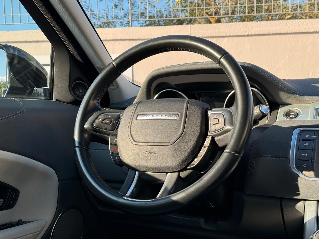 Land Rover Range Evoque 2.0 TD4 150 cv 5p. Pure