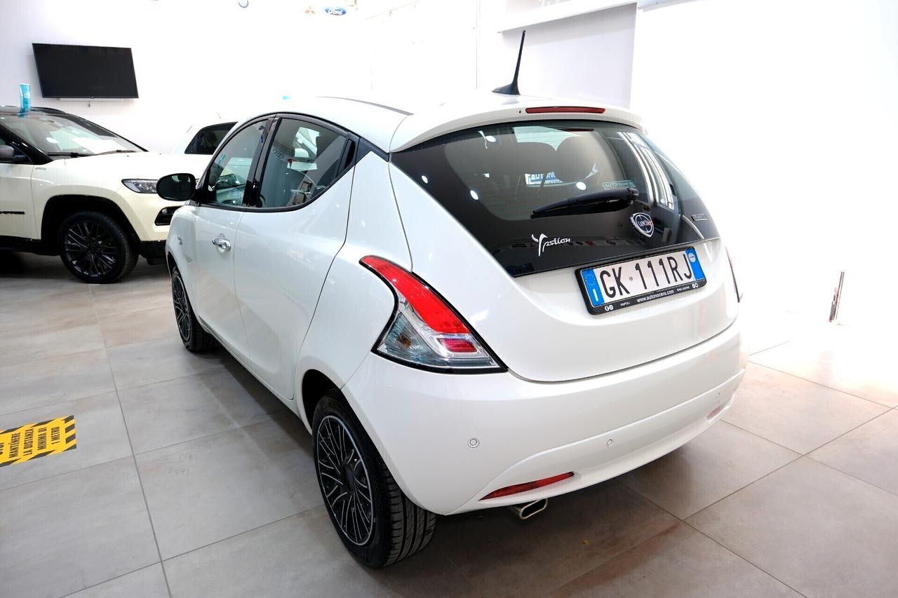 Lancia Ypsilon HYBRID 1000 70 cv GOLD 5°POSTO