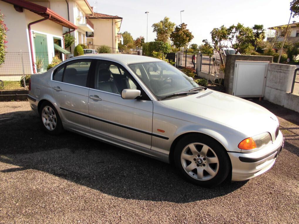 Bmw 320 320i cat 4 porte Attiva