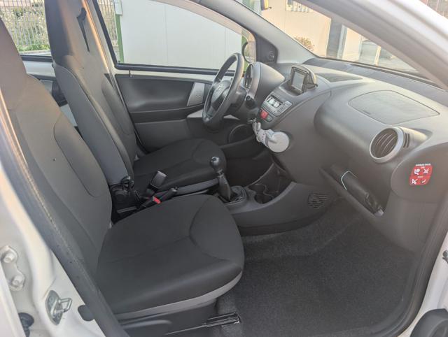 TOYOTA Aygo 1.0 12V VVT-i 5 porte Active Connect - TAGLIANDATA