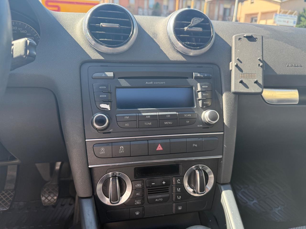 Audi A3 1.6 105 cv