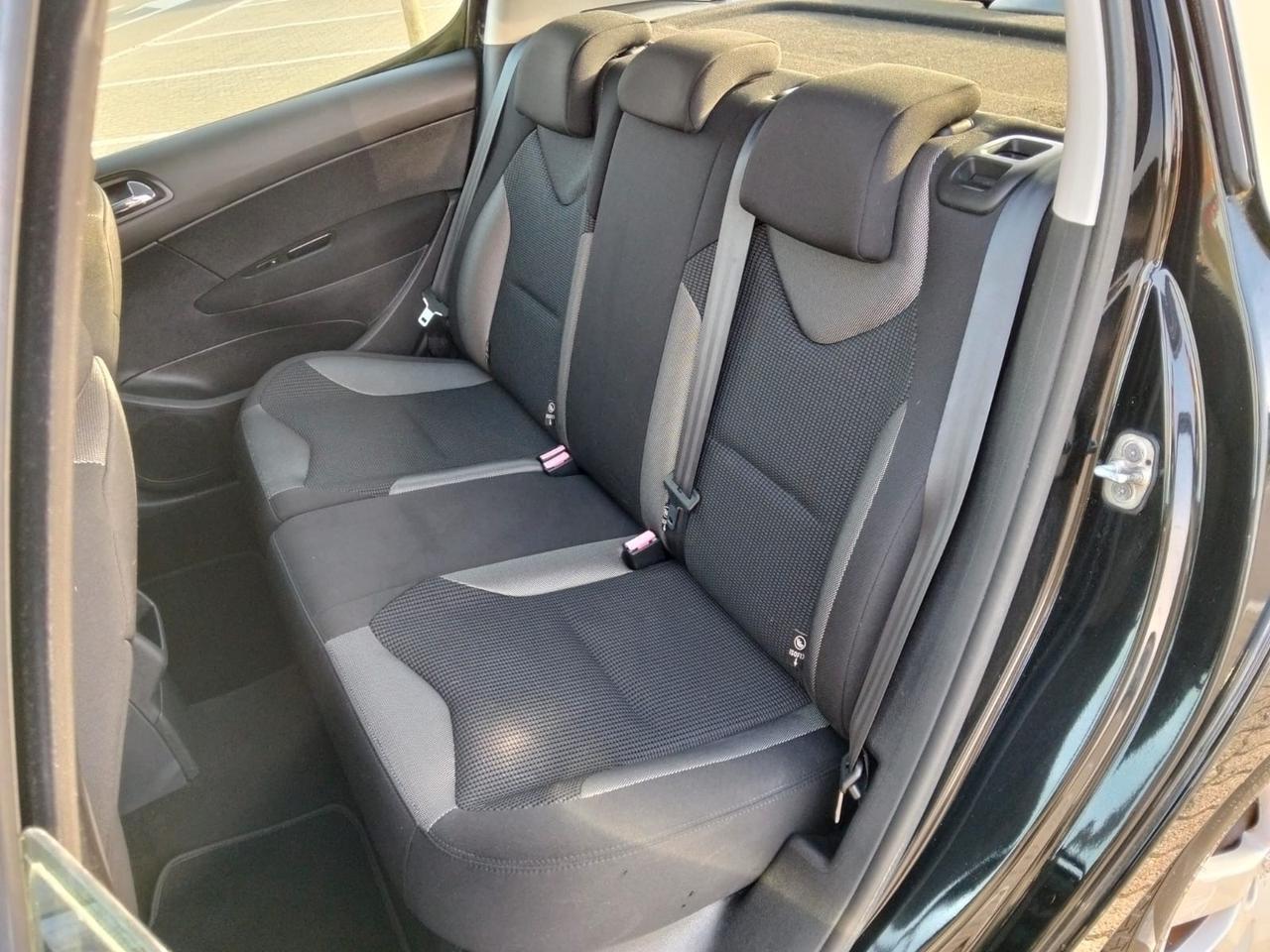 Peugeot 308 1.6 8V HDi 112CV 5p. Automatik*Cruise*Cerchi