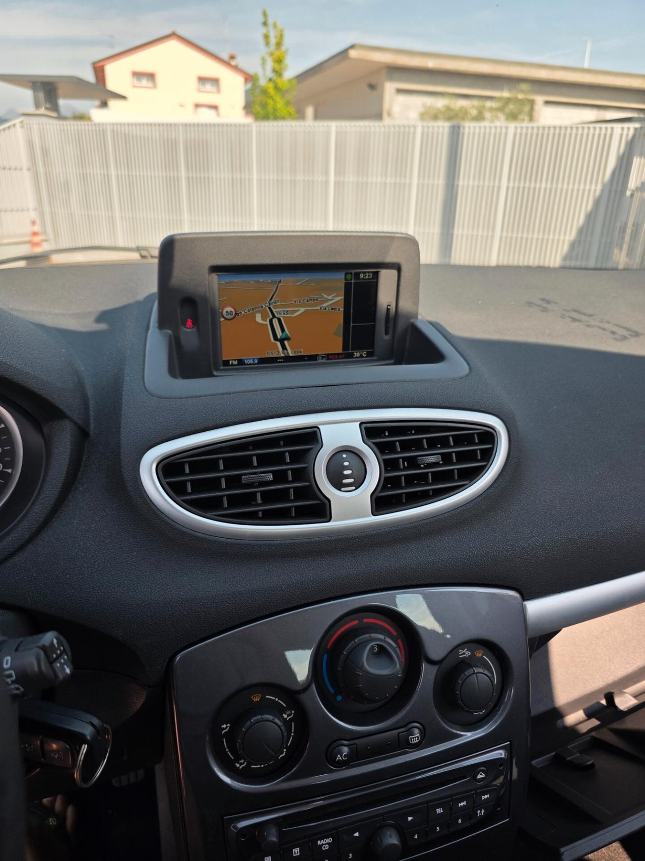 Renault Clio 1.2 75CV perfetta e garantita 12 mesi