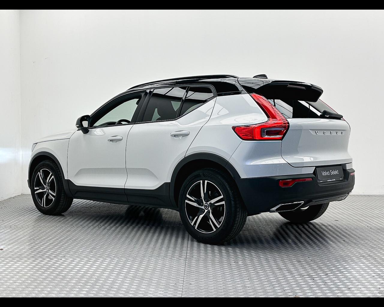 VOLVO XC40 (2017--->) - XC40 D3 AWD Geartronic R-design