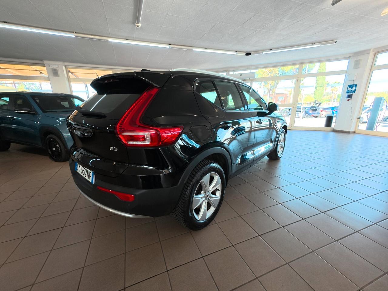 Volvo XC40 B3 automatico Core