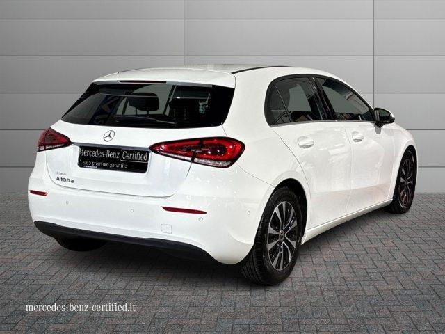 MERCEDES-BENZ A 180 d Automatic Business