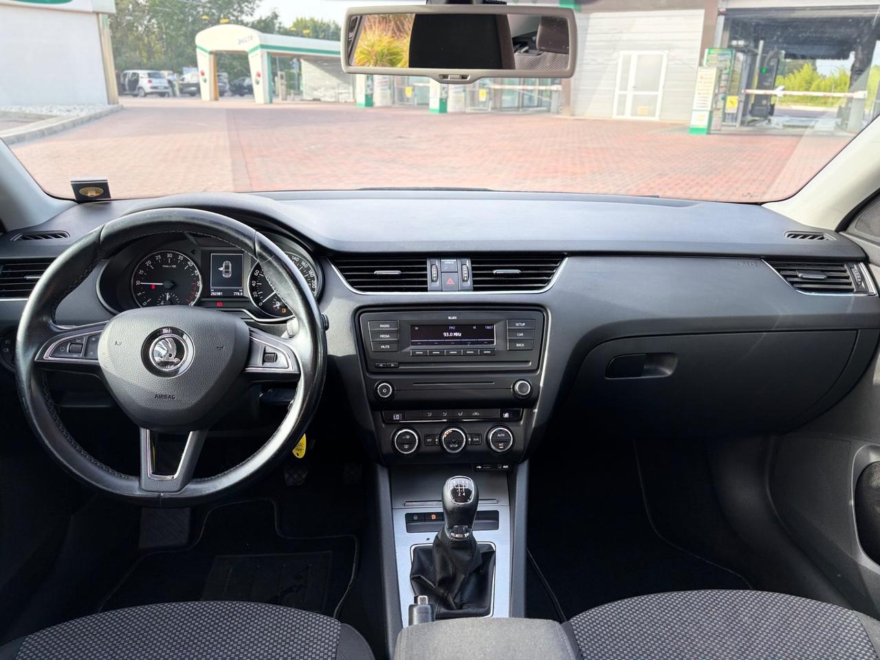 Skoda Octavia 1.6 TDI 2013 Elegance BERLINA