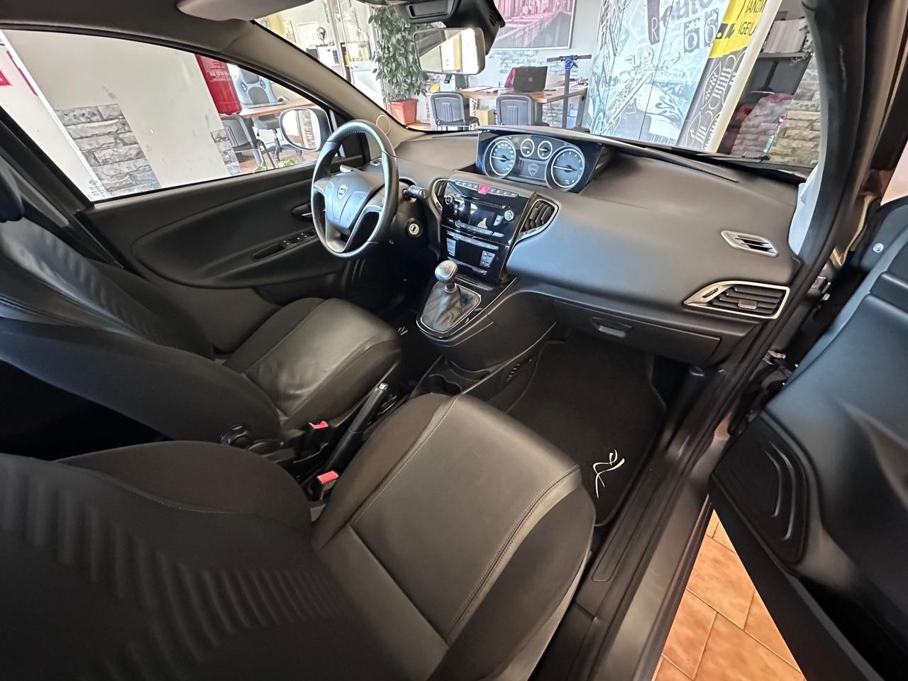 Lancia Ypsilon 900benz. Cambio automatico