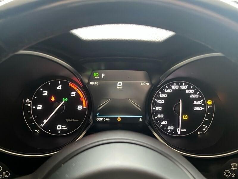 Alfa Romeo Stelvio 2.2 Turbodiesel 160 CV AT8 RWD Super Business