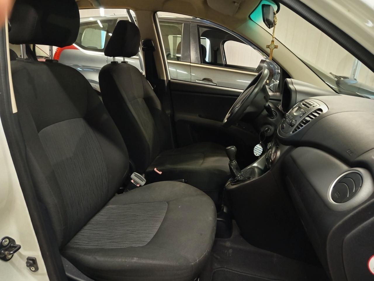 Hyundai i10 1.1 benzina, 100 Mila chilometri. Ok neopatentati