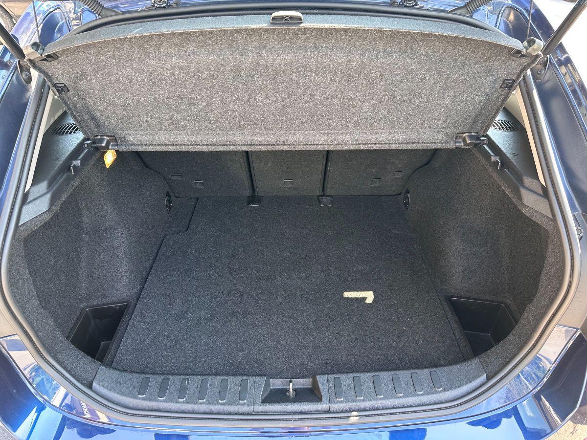 BMW - X1 - sDrive18d X Line
