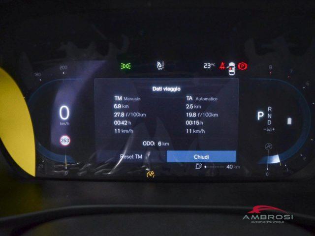 VOLVO XC40 B3 Mild hybrid Benzina Plus Dark