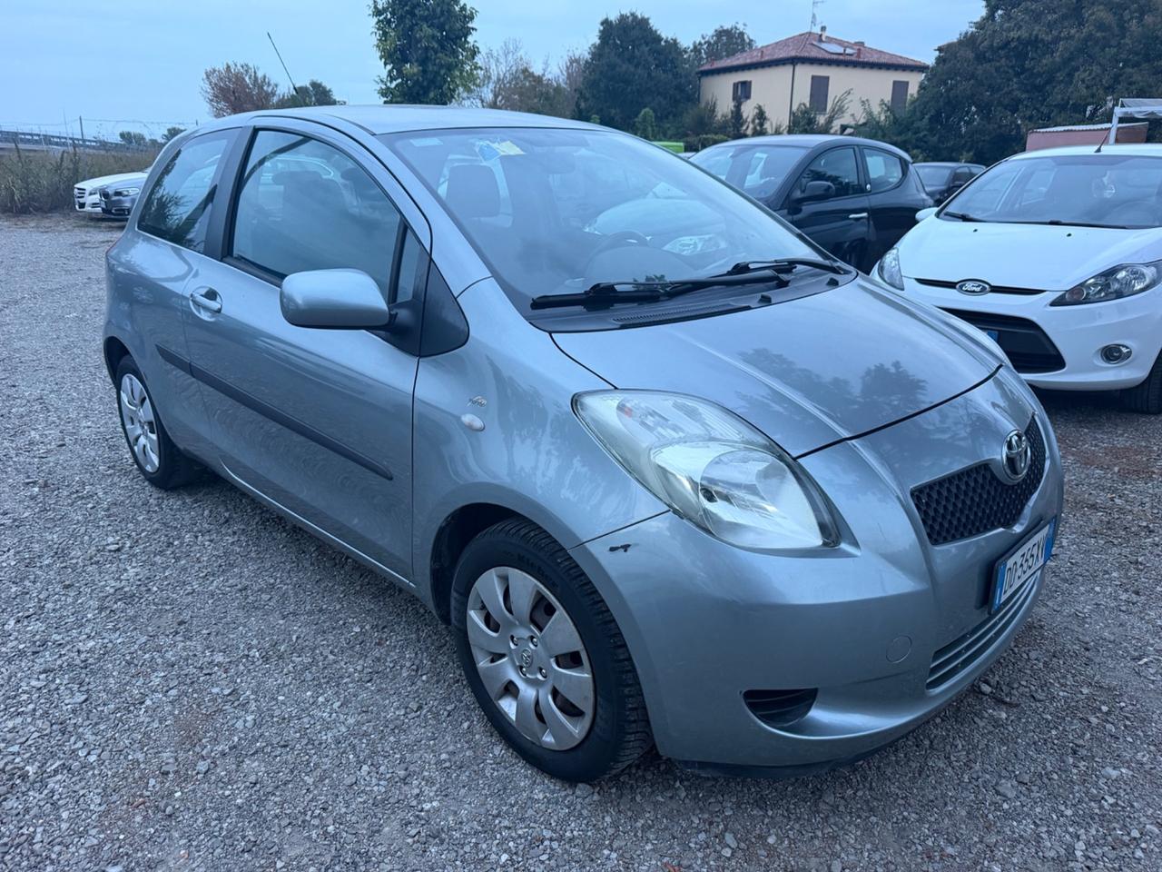 Toyota Yaris 1.0 3 porte