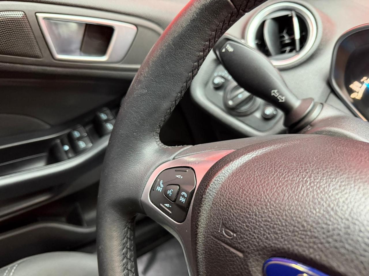 Ford Fiesta 1.4 5 porte Bz.- GPL Black & White Edition OK NEOPATENTATI