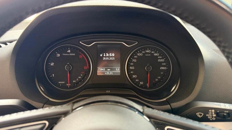 AUDI Q2 Q2 30 TDI S tronic Identity Black