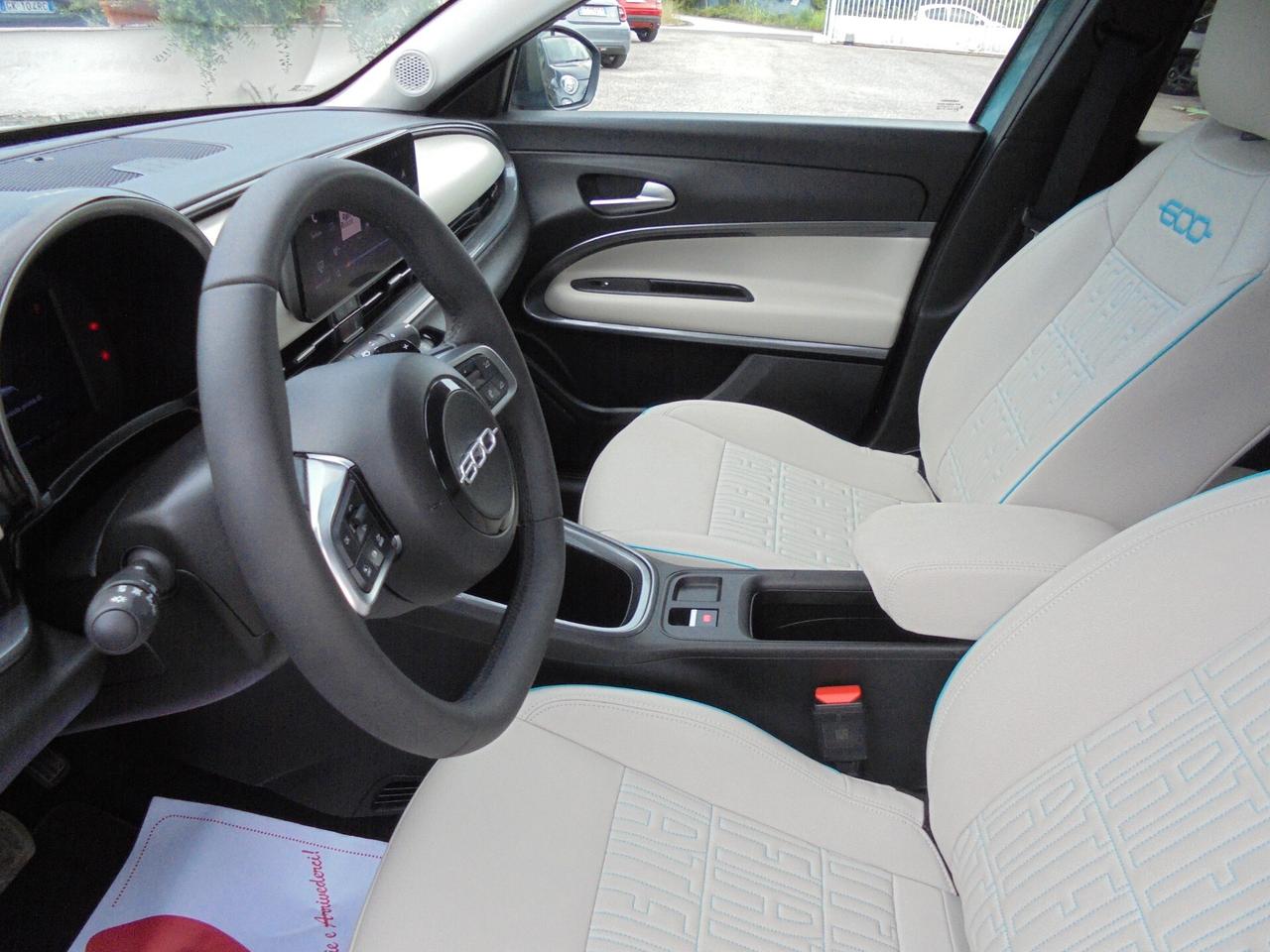 Fiat 600 Hybrid 110 CV DCT MHEV La Prima