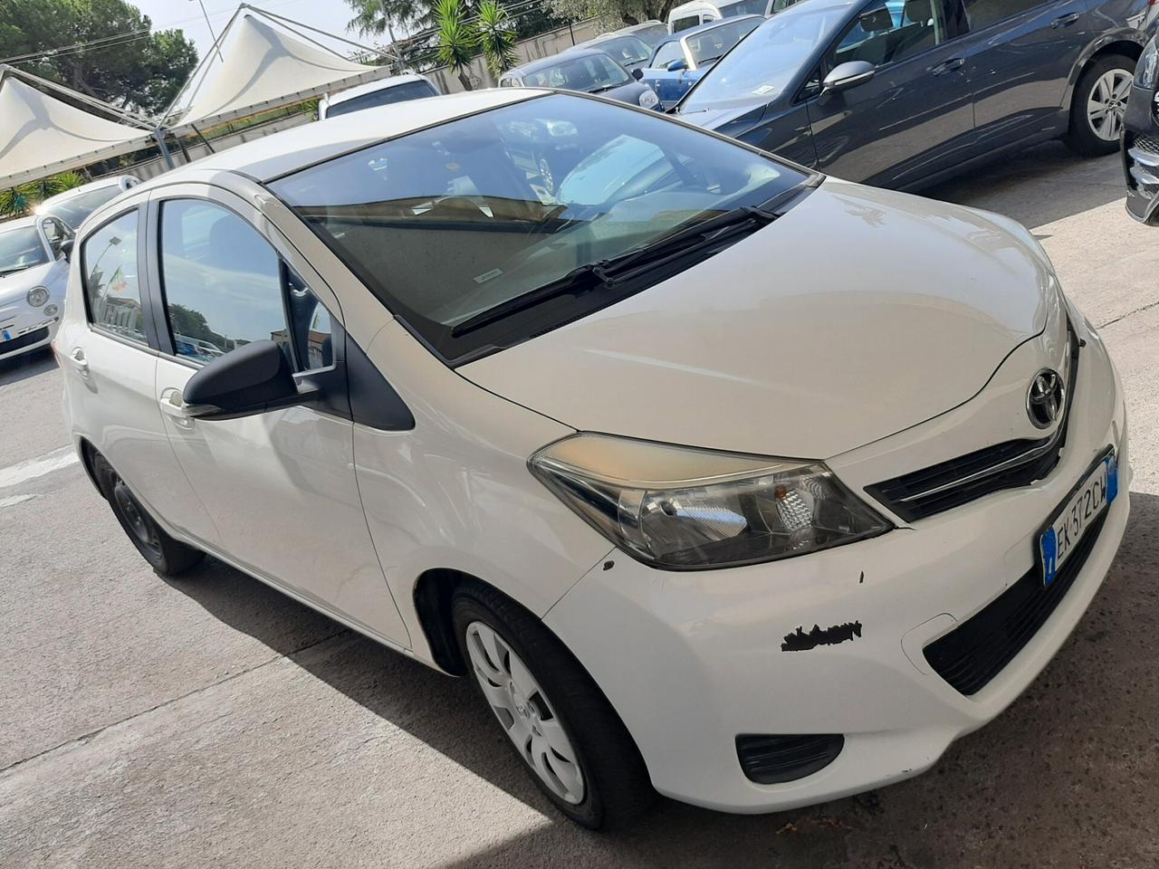 Toyota Yaris 1.0 5 porte Lounge