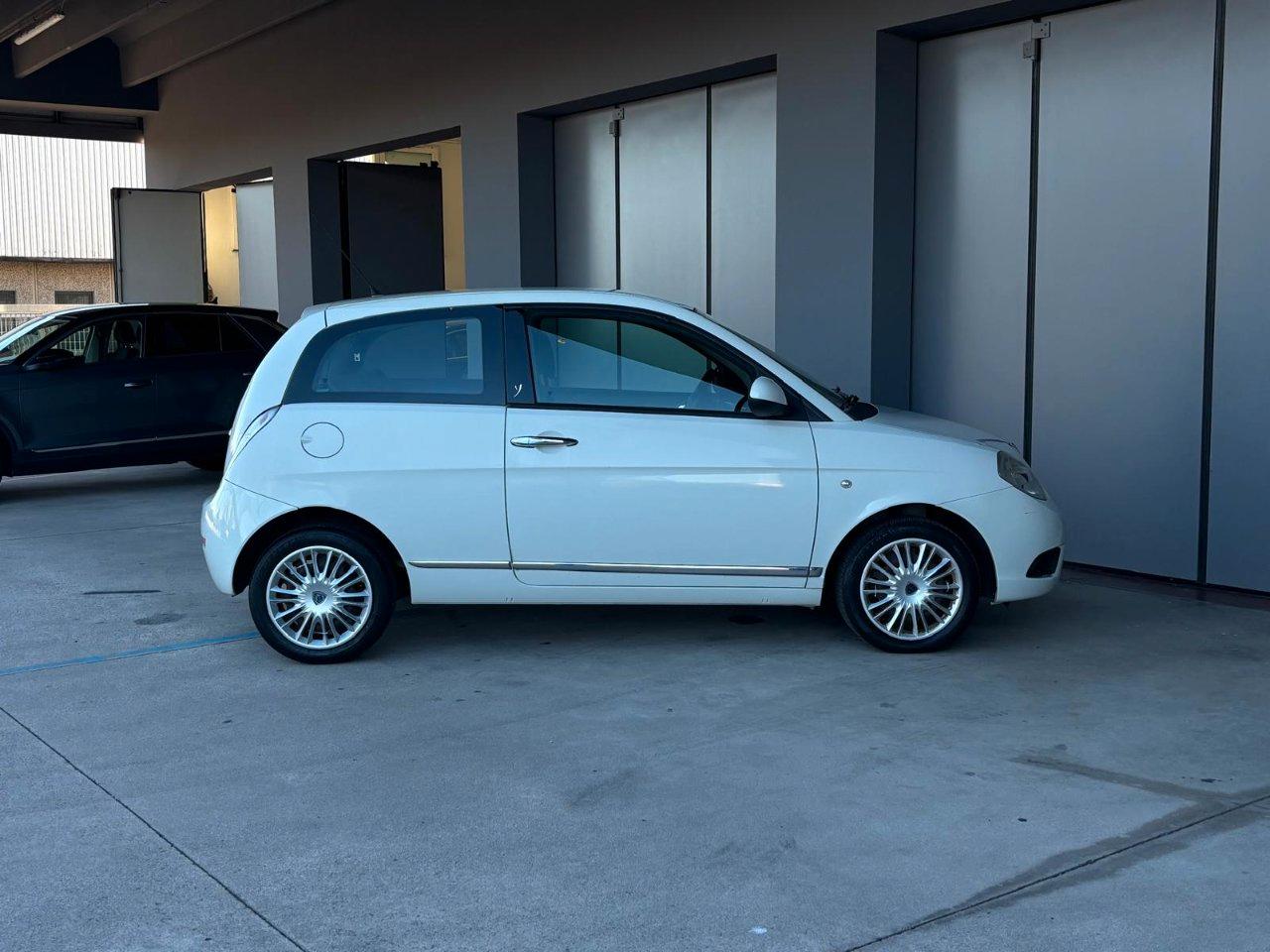 Lancia Ypsilon 3 Porte Ypsilon 1.2 8v Platinum 69cv