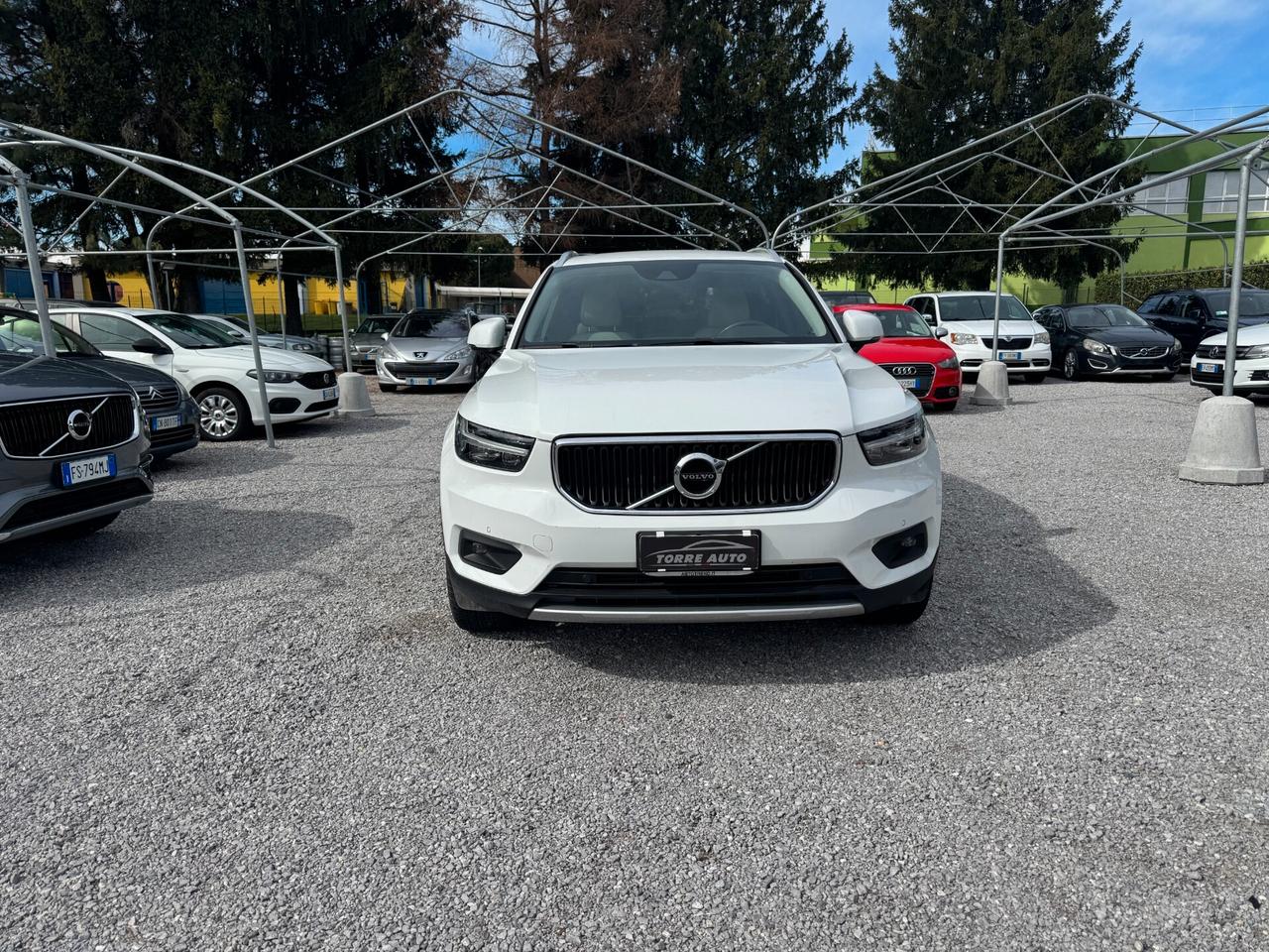 Volvo XC40 T2 Geartronic Momentum Pro