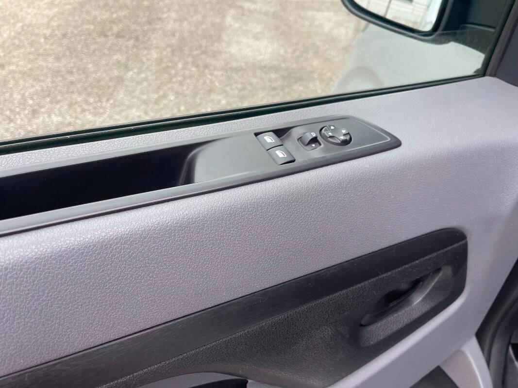 Peugeot Traveller 1.6 Bluehdi 115cv Active 9 POSTI +iva