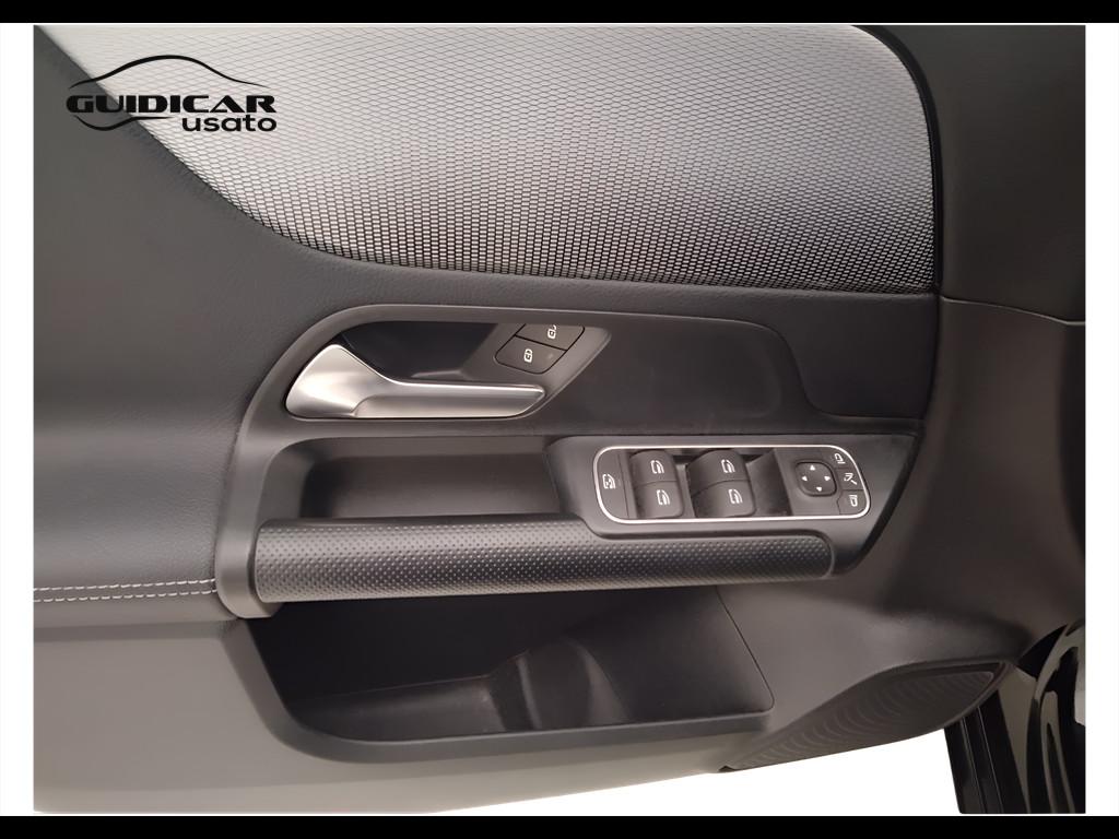 Mercedes-Benz Classe B - W247 2018 - B 180 d Sport auto