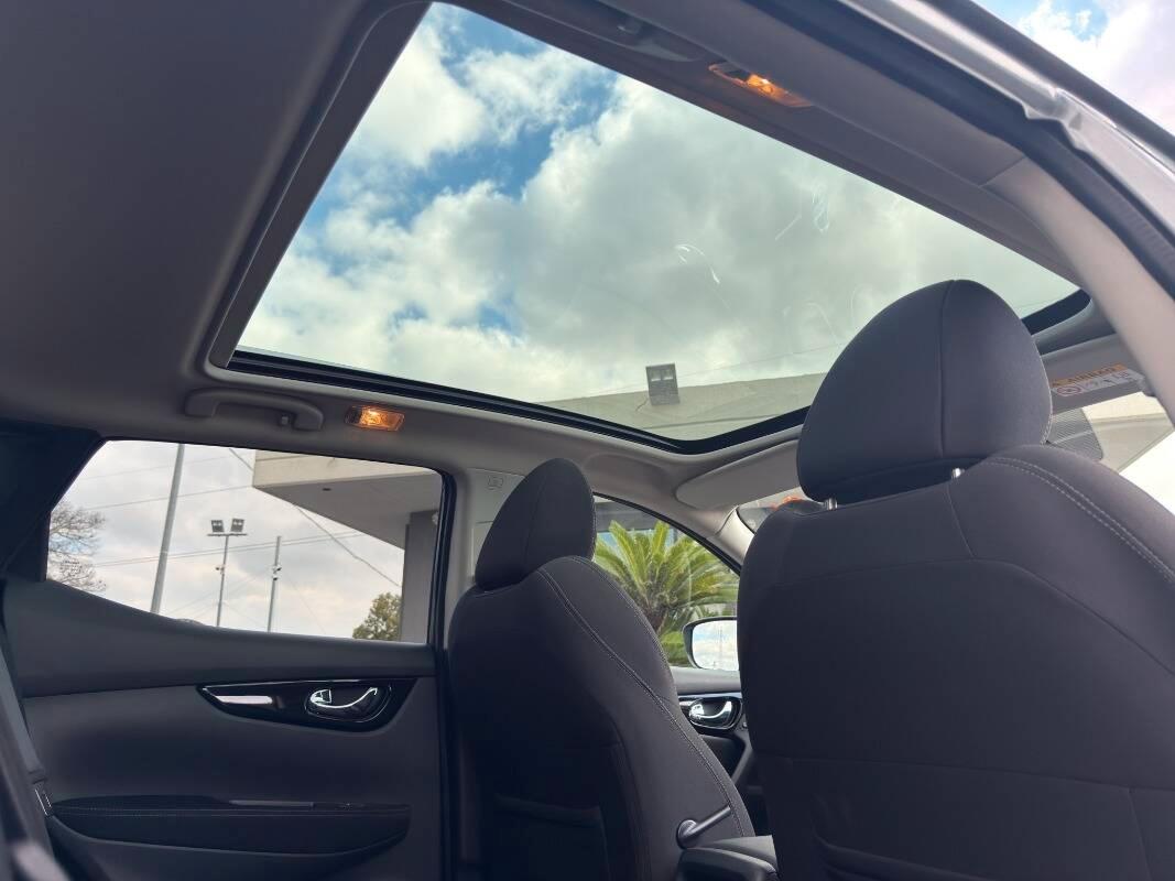 Nissan Qashqai 1.5 dci N-Connecta 115cv dct Con TELECAMERA & NAV.