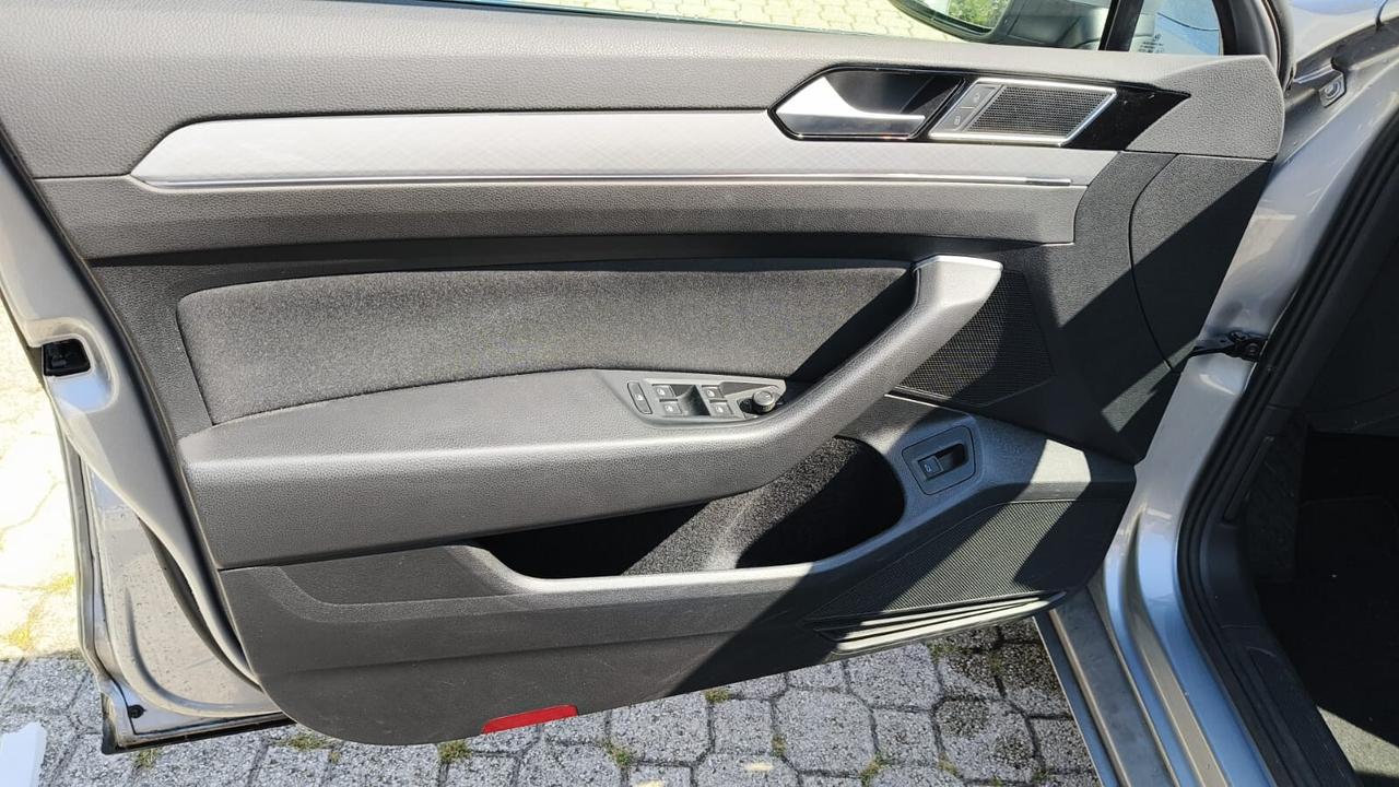 VOLKSWAGEN PASSAT 2.0 TDI 200CV 4MOTION 4X4 4WD AUTOMATICA
