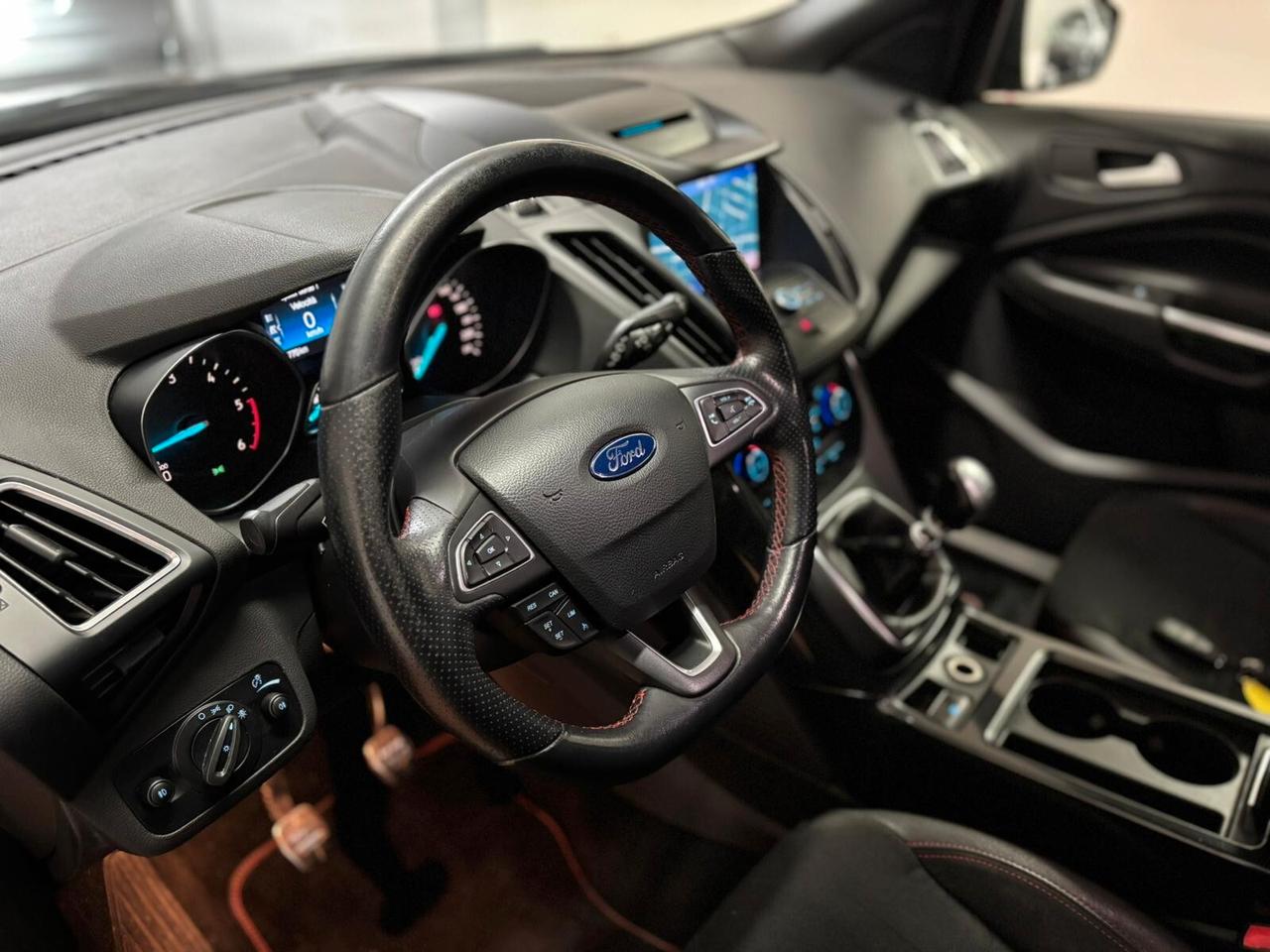 FORD KUGA 1.5 ST-LINE 2019 TOTAL BLACK