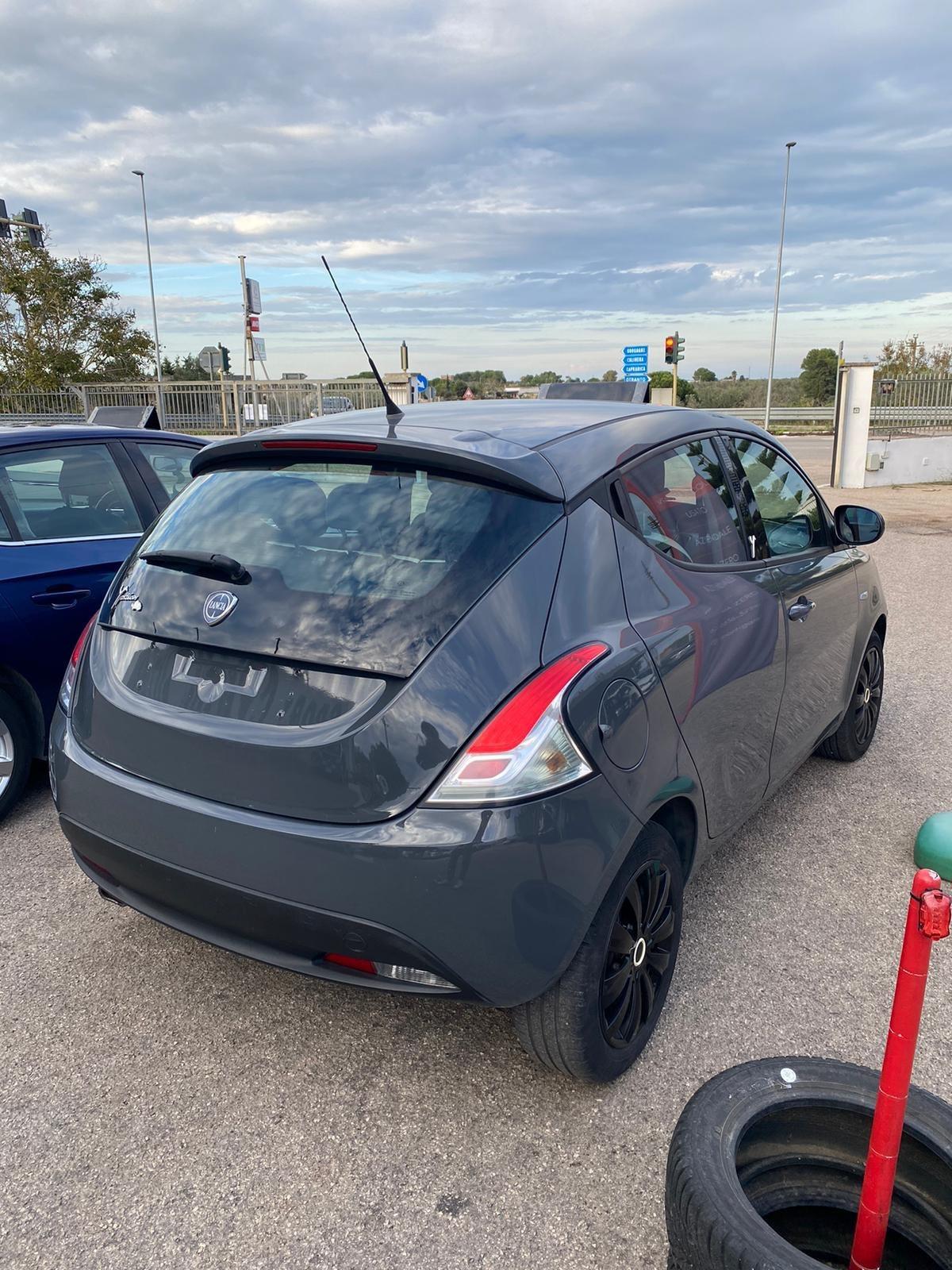 Lancia Ypsilon 1.2 69 CV 5 porte GPL Ecochic Gold