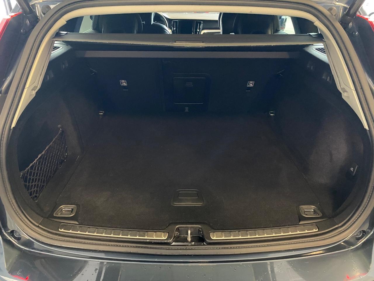 Volvo V60 B4 2.0 197 CV Geartronic Momentum Business Pro