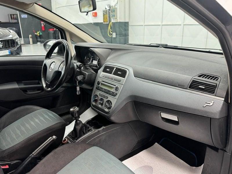 FIAT Grande Punto Grande Punto 5p 1.2 Active c/clima 65cv