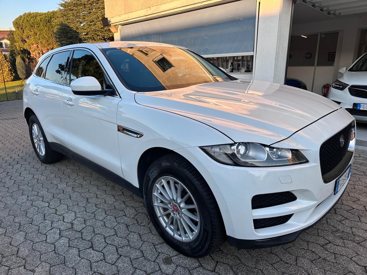 Jaguar F-Pace 2.0 D 180 CV AWD Pure