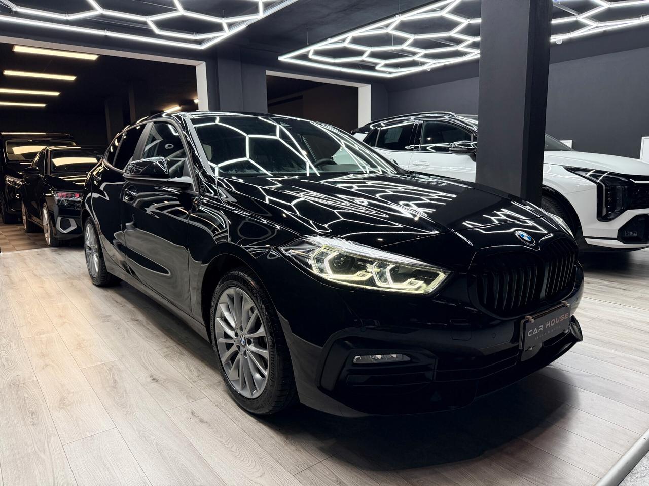 Bmw 118 118d 5p. Business Advantage