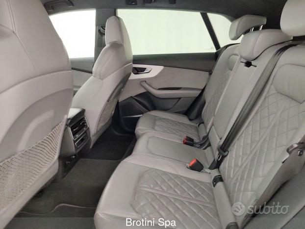 Audi Q8 55 TFSI e quattro tiptronic Sport