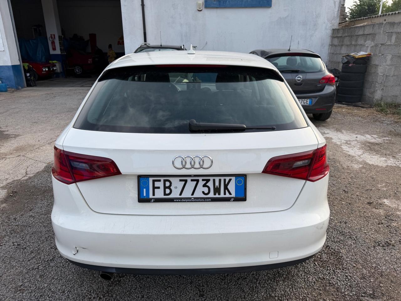 Audi A3 SPB 1.6 TDI 116 cv 6 marce