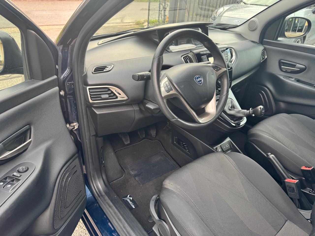 Lancia Ypsilon 1.2 69 CV 5 porte GPL Ecochic Gold